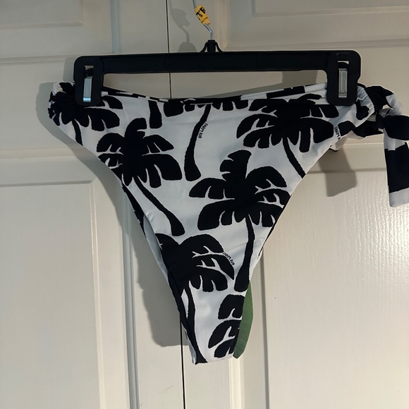NWT Farm Rio Coconut Reversible Bikini Bottom - Large - Picture 5 of 10